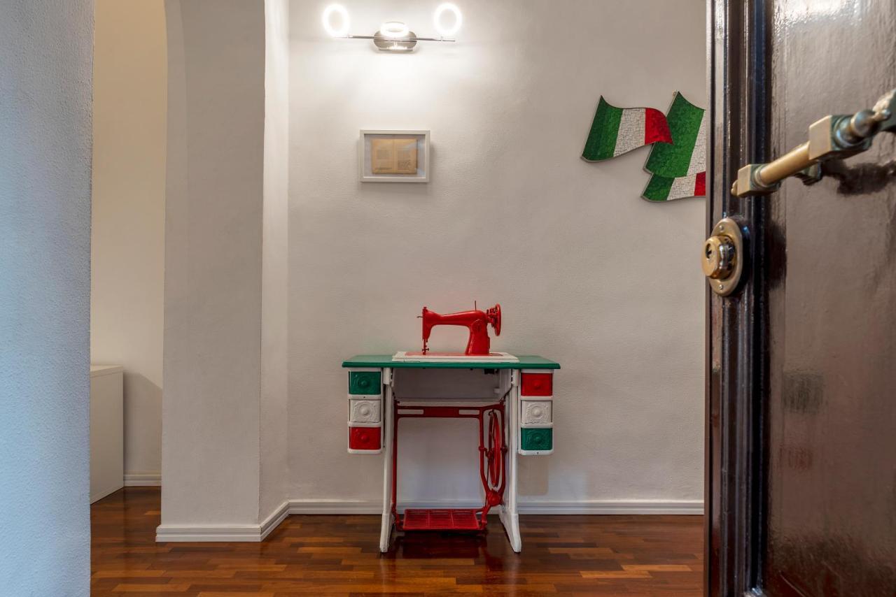 Fontana Di Trevi Design Apartment โรม ภายนอก รูปภาพ