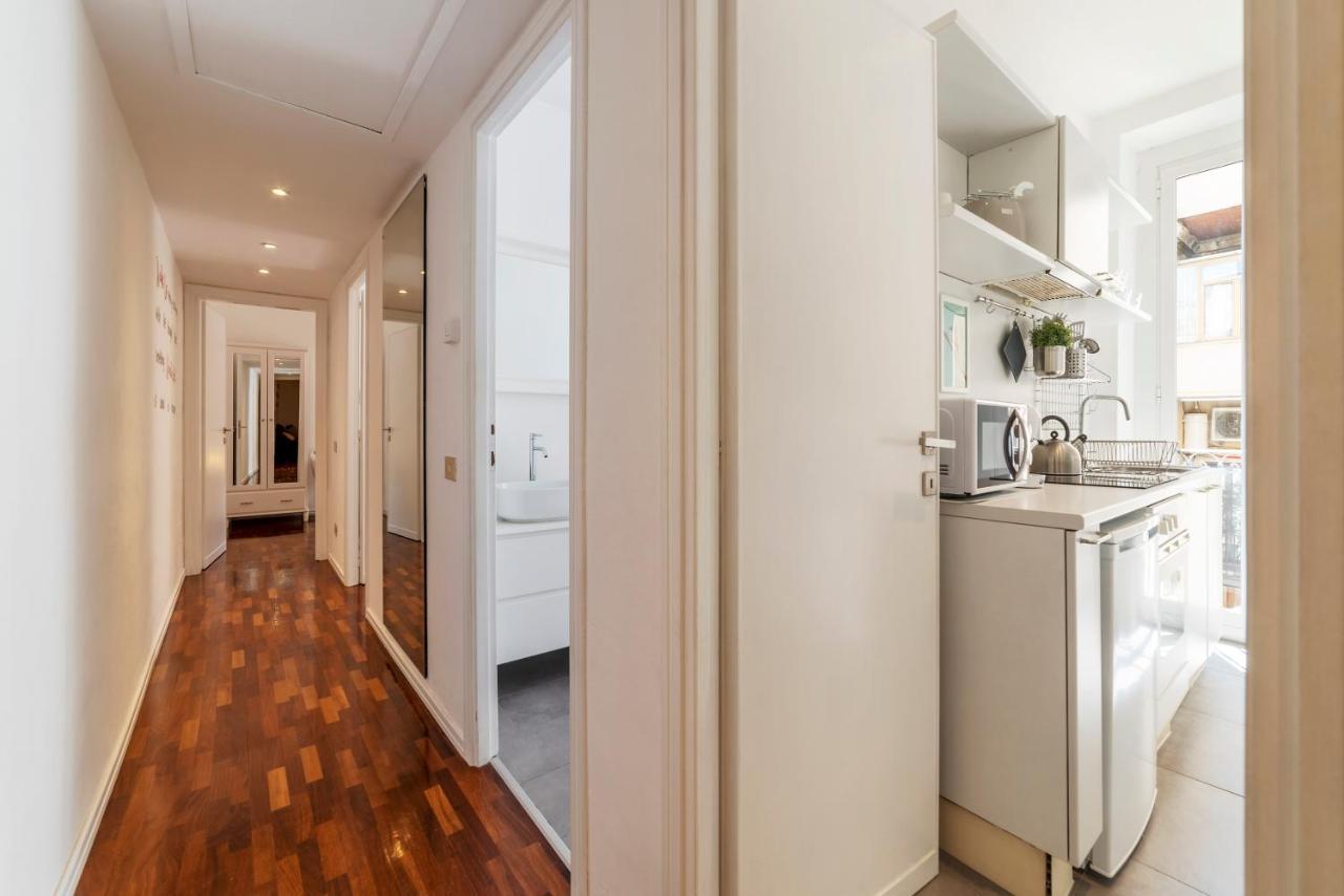 Fontana Di Trevi Design Apartment โรม ภายนอก รูปภาพ